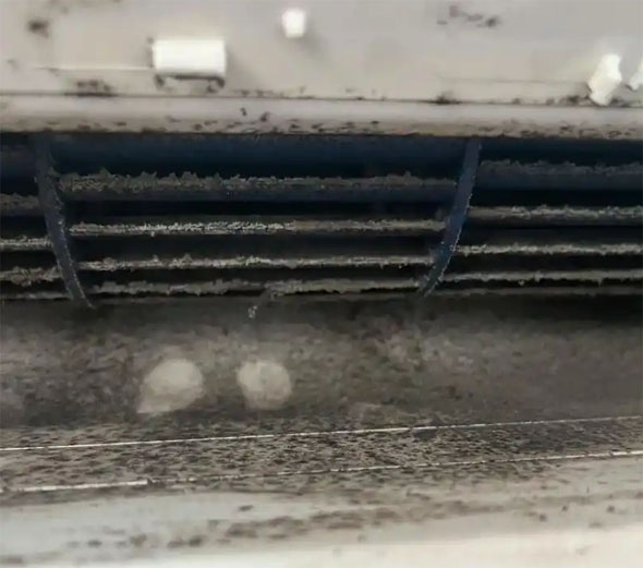 仓山空调吹的风有股烧焦味是怎么回事